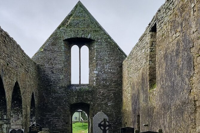 Classic Private Tour Kinsale and West Cork in modern a/c minibus - Exploring Charles Fort’s Historic Walls