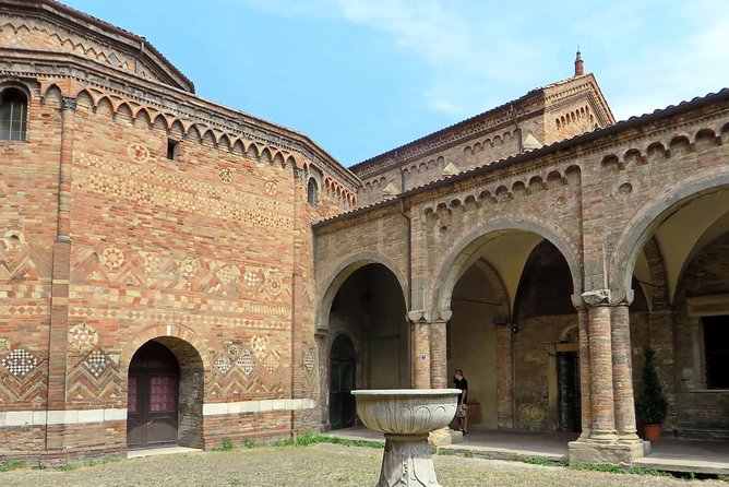 Classic Private Walking Tour Bologna - External Visit to the Archiginnasio Courtyard