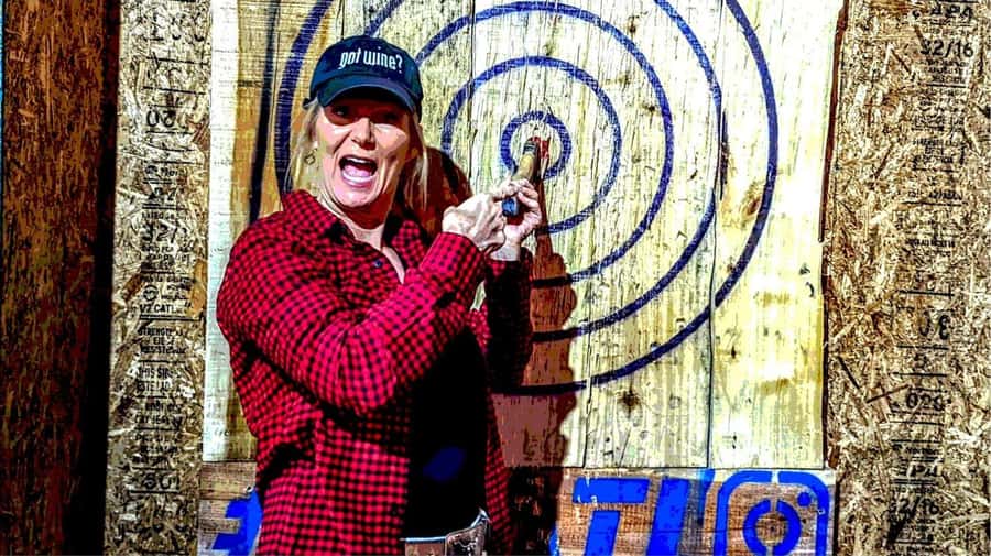 Clearwater: Axe-Throwing Experience with Games & Tournaments - The Venue: A Mountain Lodge Atmosphere in Clearwater