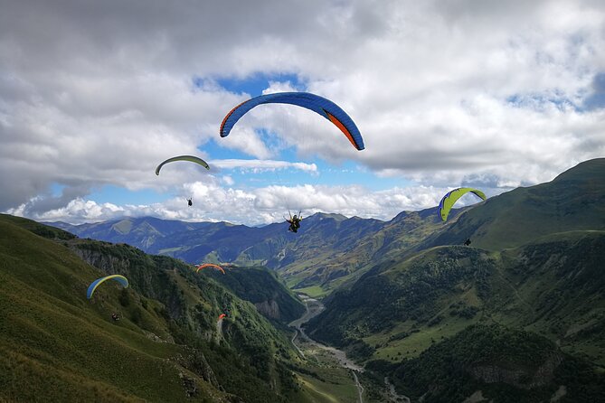 Cloudbase Paragliding in Gudauri, Georgia - The Experience of Tandem Paragliding in Gudauri