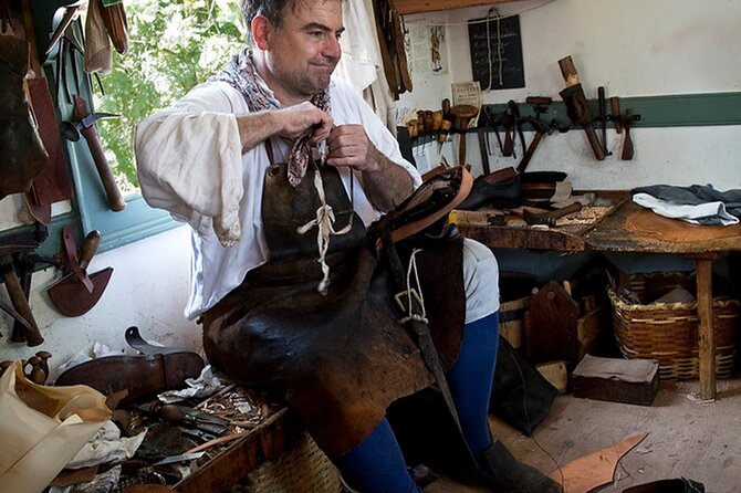 Colonial Contradictions Self Guided Walking Tour of Williamsburg - Limitations and Considerations