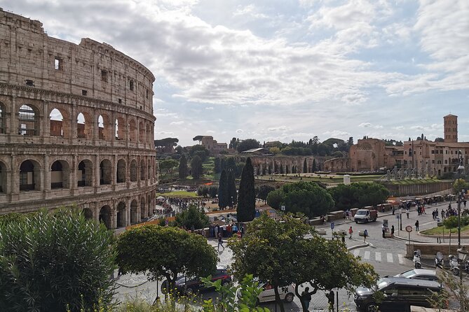 Colosseum Express Tour - Private/Semi Private 7 PAX Group Tour - Starting Point at Piazza del Colosseo with Clear Meeting Instructions