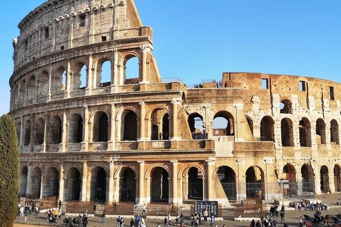 Colosseum, Roman Forum and Palatine Hill Fully Guided Tour - The Colosseum: Romes Ancient Amphitheater