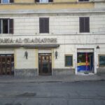 Colosseum, Roman Forum and Trajan's column - Walking the Piazza del Colosseo and First Impressions of the Arena