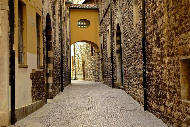 Como: 2-hour private walking tour - Exploring Como’s Medieval Walls and Historic Architecture