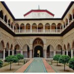 Complete Sevilla Tour: Alcazar & Cathedral fees + Optional Tapas - Visiting the Magnificent Seville Cathedral and Giralda Tower