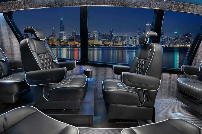 Cookeville Christmas Lights Luxury Tour in the RoadStallion - Key Points