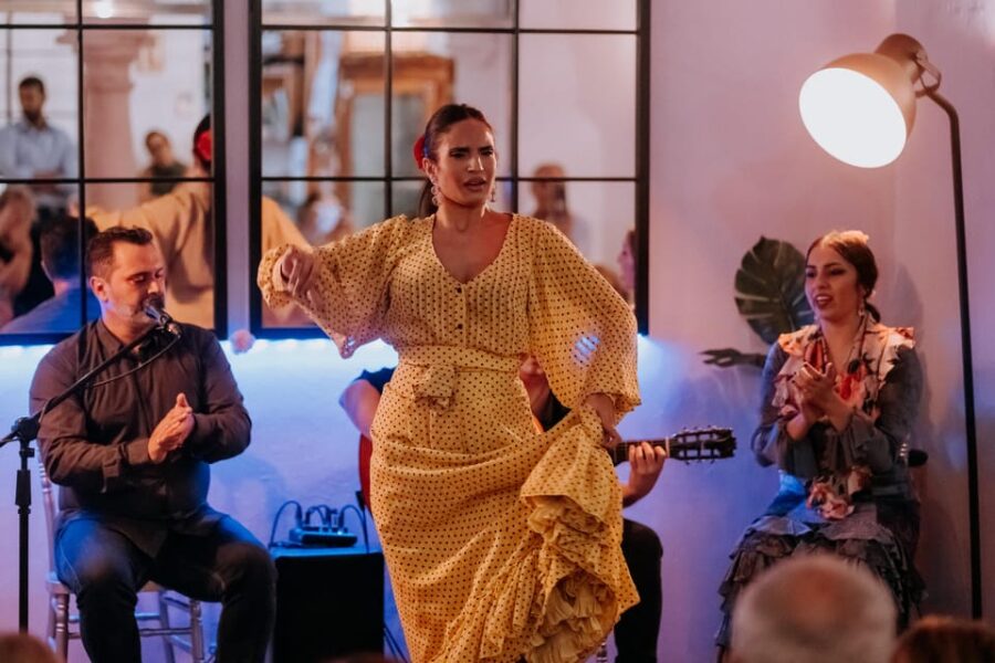 Córdoba: Tablao Flamenco at Doble de Cepa with Optional Meal - What the Flamenco Show Includes