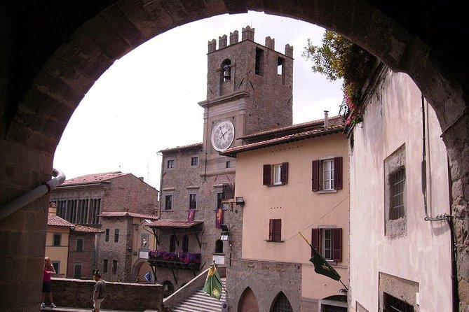 Cortona and Arezzo Full-Day Small-Group Tour from Rome - Visiting the Iconic Church of San Francesco in Arezzo