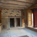 Crete: Knossos Palace and Museum Skip the line Guided tour - How the Tour Combines Ancient Sites and City Life