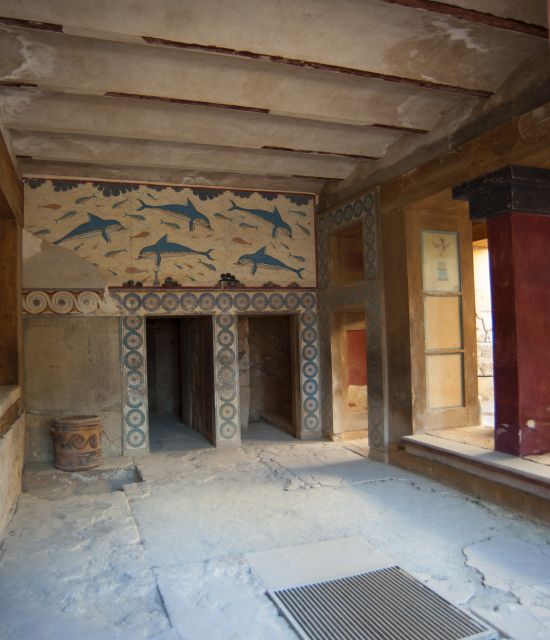 Crete: Knossos Palace and Museum Skip the line Guided tour - How the Tour Combines Ancient Sites and City Life
