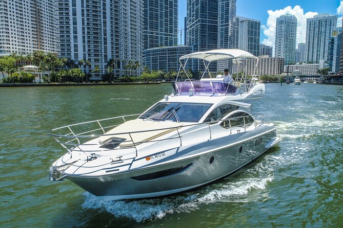 Cruise Miami in a Luxurious Azimut Flybridge Yacht - Key Points