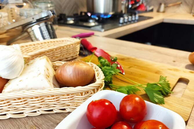 culinary half-day excursion in Klis Olive tree Garden - Scenic Descent into the Olive Grove