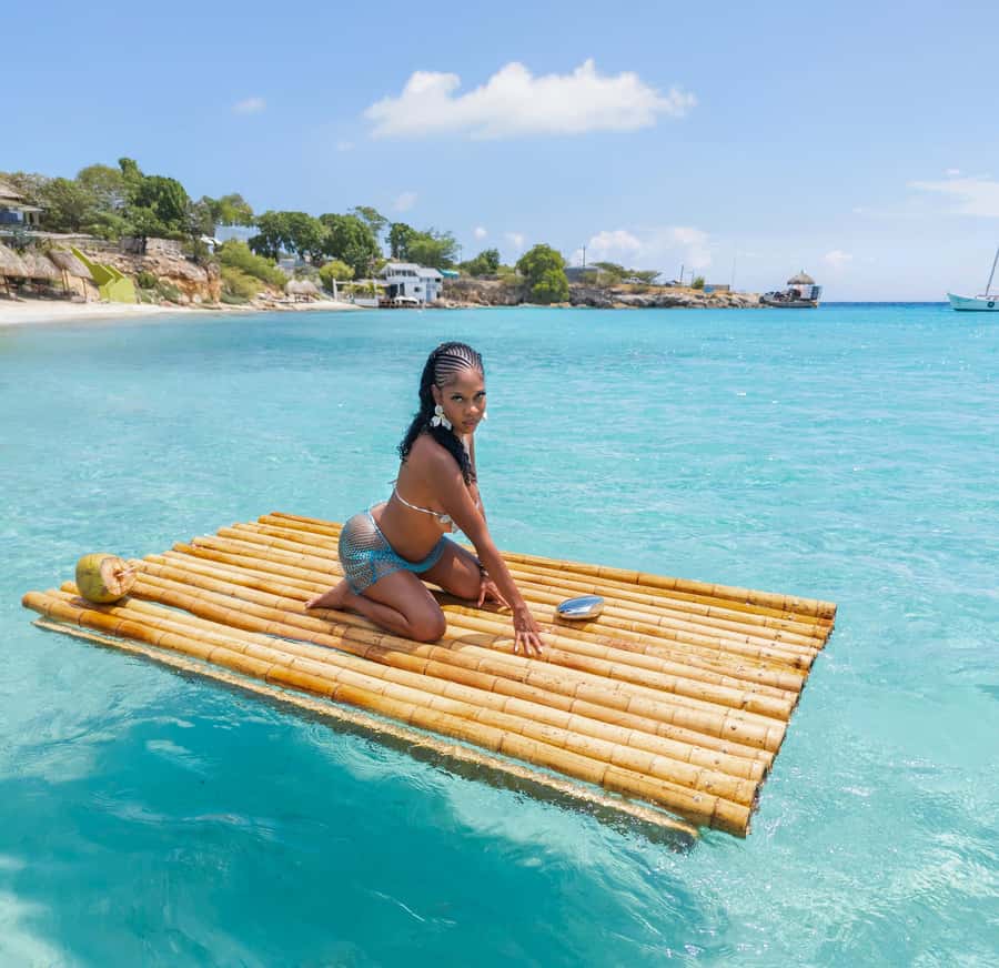 Curaçao: Bamboo Photoshoot with Cocktails - What Makes the Photoshoot Unique in Curaçao