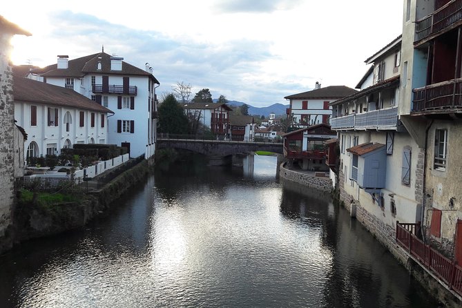 Customized Basque Country & Rioja Private Tour - The Role of the Guide: Knowledge and Personalization