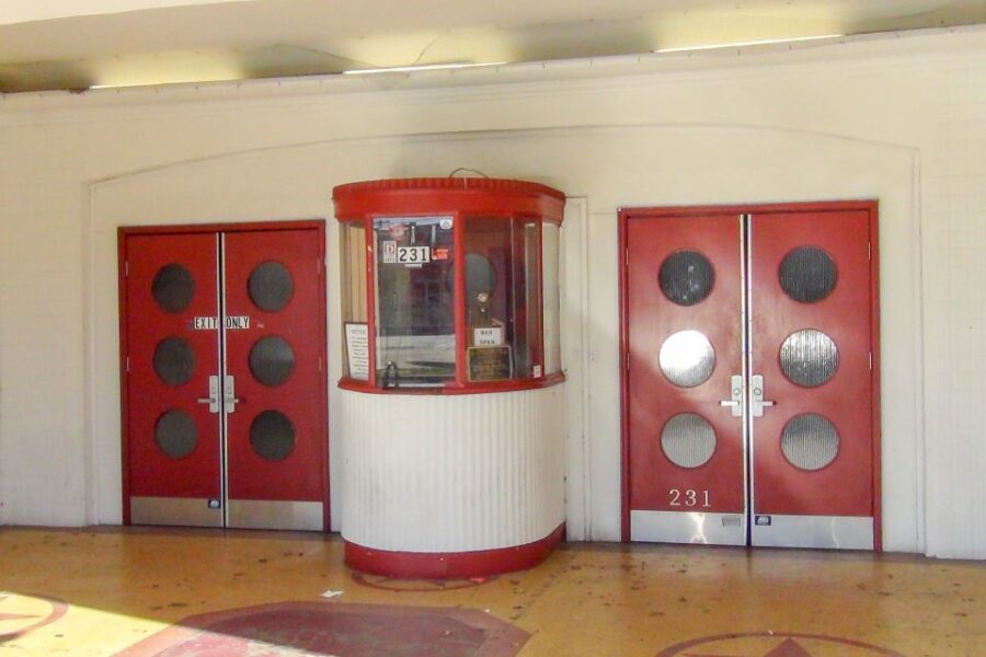 Dallas: JFK Assassination and Sixth Floor Museum Tour - Meeting Point and Transportation Logistics in Downtown Dallas