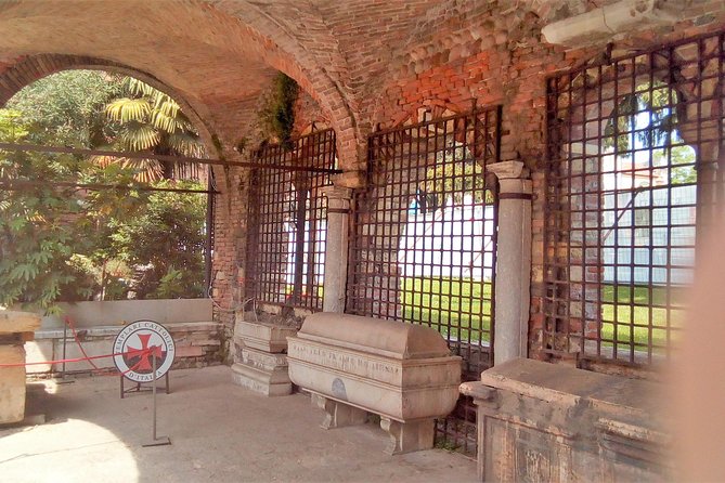 Dark Historical Verona Walking Tour - Discovering Verona’s Darker Jewish History at the Synagogue