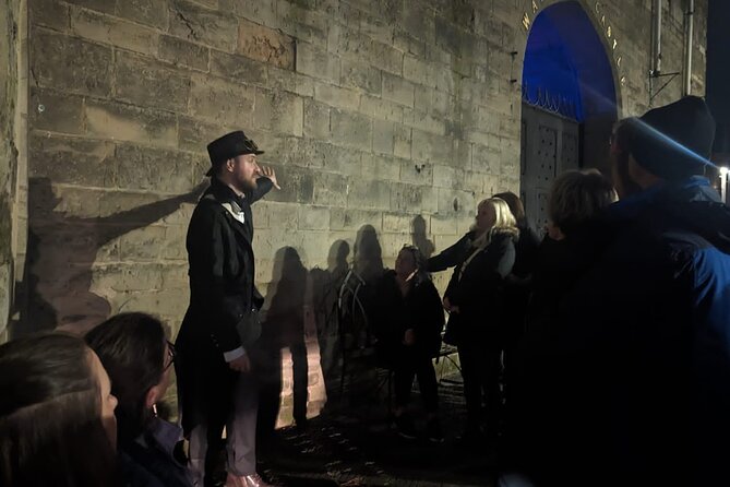 Dark History Walking Tour in Warwick - Exploring Warwick Castle’s Secrets