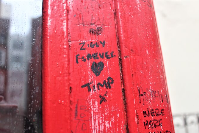 David Bowie Walking Tour of London - Carnaby Street and Its Connection to Bowie’s Style