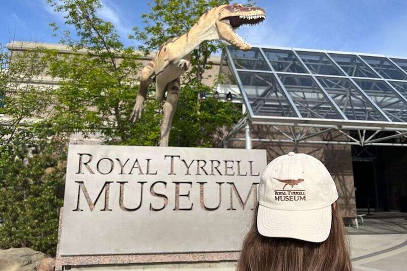 Day of Dinosaurs and Hoodoos From Calgary to the Badlands - Visiting the Royal Tyrrell Museum of Dinosaur Fossils