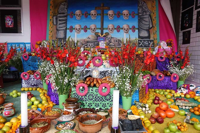 Day of the Dead Living Tradition with Frida Kahlo Museum - A Closer Look at the Frida Kahlo Museum