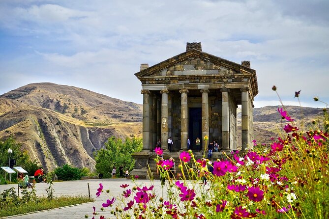 Day trip: Garni, Geghard, Symphony of Stones and Lavash baking - Discovering Garni Temple and Its Ancient Ruins