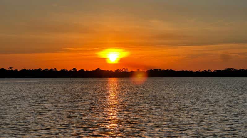 Daytona Beach: Small Group Champagne Sunset Cruise - Small Group Setting Enhances the Experience