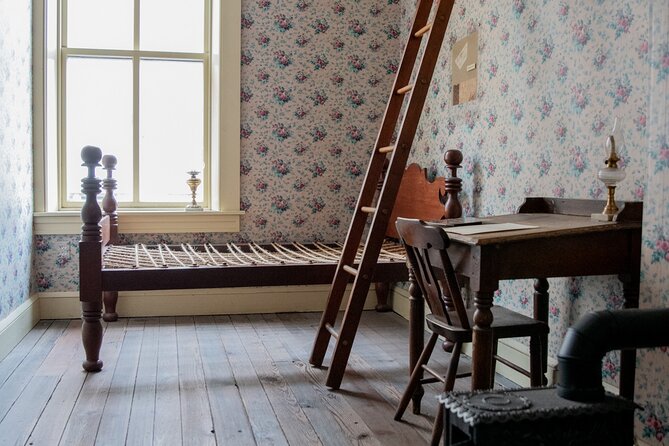 DC Civil War and President Lincoln History and Art Walking Tour - Exploring Clara Barton’s Missing Soldiers Office