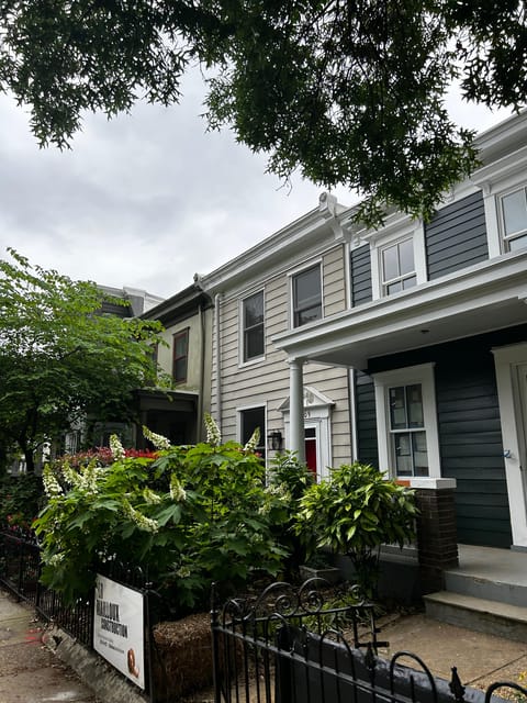 DC: Eastern Market Eats Food Tour (5 Food Stops + Dessert) - Visiting Eastern Market: The Heart of Capitol Hill