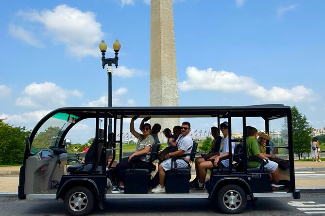 DC Monuments Day or Night American History Guided E-Cart Tour - The Role of Guides and Their Storytelling Approach