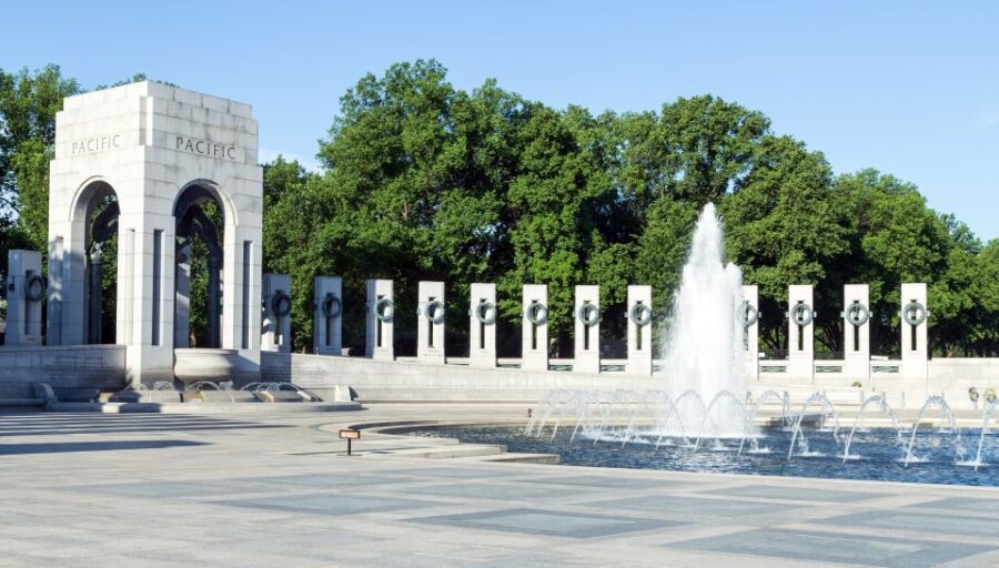DC Monuments: Small Groups, Big Ideas Walking Tour - Visiting the National World War II Memorial