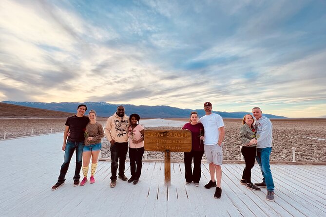 Death Valley Sightseeing & Stargazing from Vegas *Avg. 46 Guests - Exploring Death Valleys Unique Landscapes