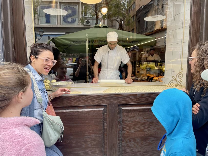 Delicious food tour for families 15+ iconic Greek foods - Discovering the Buzz of Monastirakis Alleyways