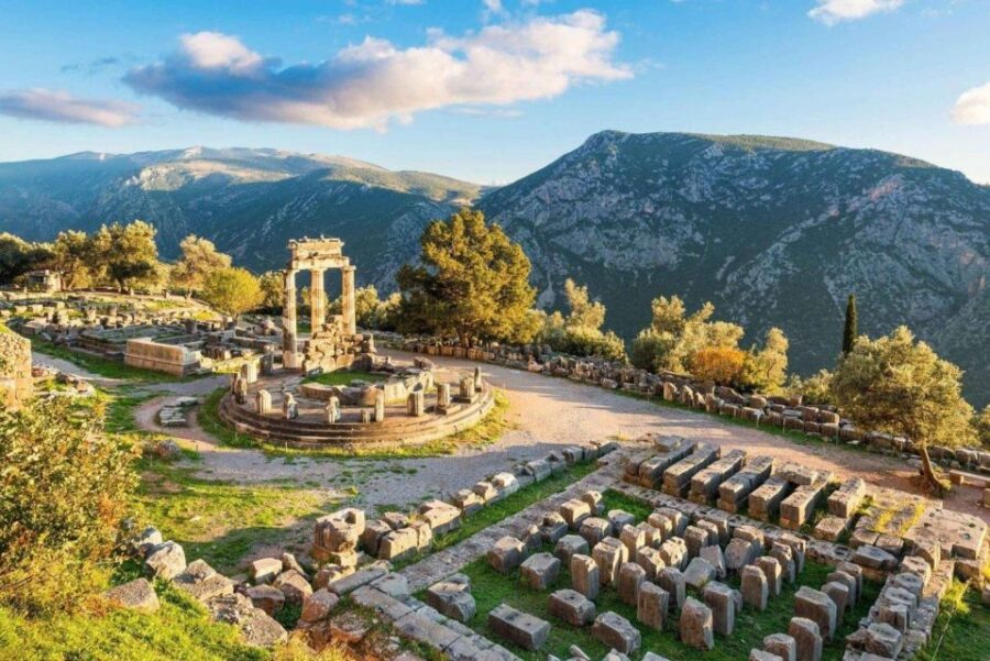 Delphi&Thermopylae private full day tour - The Historic Significance of Thermopylae and the Battle of 480 B.C.