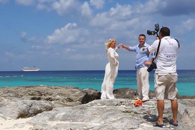 Deluxe Photography Session - Meeting Point at Roots Beach Club in Cozumel
