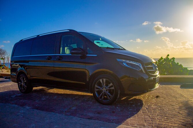 Departures in Mercedes Benz from Playa del Carmen to Cancun Airport - The Mercedes Benz Experience: Comfort and Style