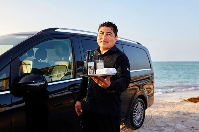 Departures in Mercedes Benz from Playa Mujeres to Cancun Airport - The Mercedes Benz V250: An Onboard Experience