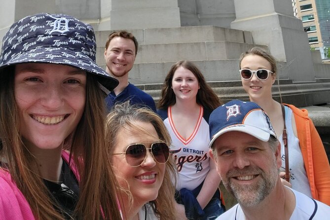 Detroit Scavenger Hunt Interactive Walking Tour - Discovering Detroit’s Iconic Monuments and Statues
