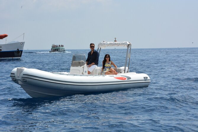 Dinghy rental on the Amalfi Coast without a license - The Freedom of Self-Guided Sailing Along the Coast