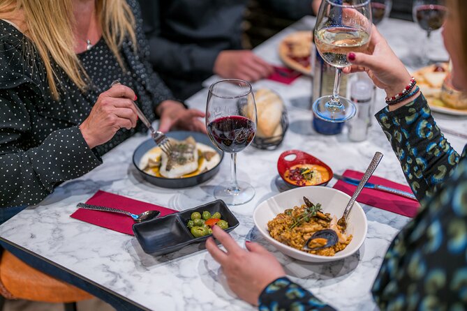 Dinner and Show at Alegría Flamenco & Restaurant in Malaga - Dining Experience: From Tapas to Flavors of Andalusia