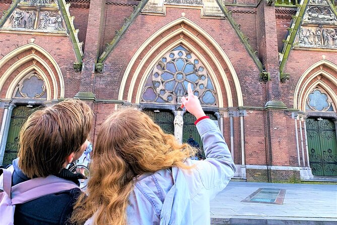 Discover Amsterdam Vondelpark in this Outside Escape city game! - Exploring Vondelpark’s Green Spaces and Scenic Spots