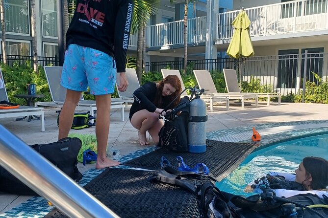 Discover Scuba Diving - Southpoint Divers: Expert Instructors and Premium Equipment