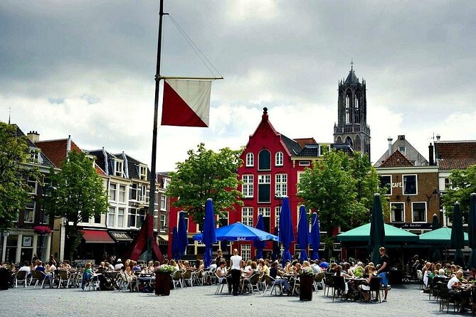 Discover Utrecht: a Self-Guided Augmented Reality City Tour - Exploring the Medieval Wonder of De Werfkelder