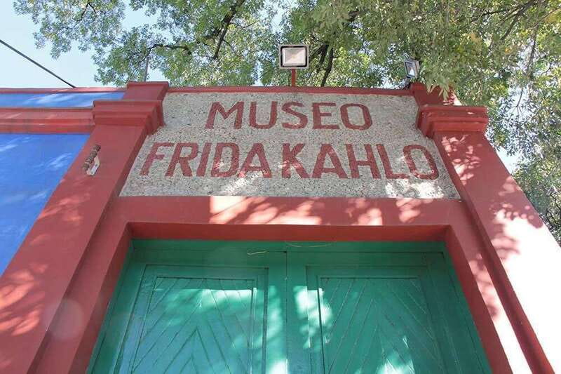 Discover Xochimilco and Coyoacán: Tradition, Music, Culture - Starting Point and Transportation Logistics in Mexico City