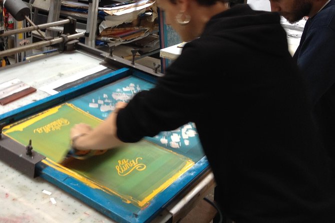 Discovering artistic screen printing - The Venice workshop in a historic studio setting