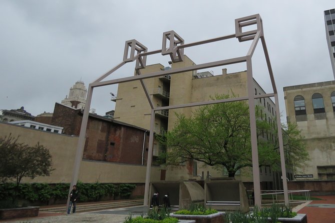 Discovering Colonial Philadelphia Private Walking Tour - Visiting Carpenters Hall, the First Continental Congress Venue