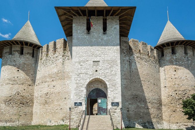 Discovery of the city of Soroca - The Candle of Gratitude: Moldova’s Symbol of Heroism