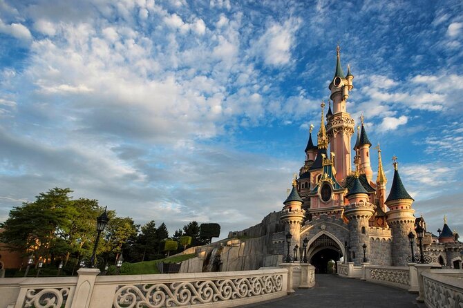 Disneyland Paris One Way or Round Trip Private Transfer from City or Airport - Vehicle Comfort and Capacity