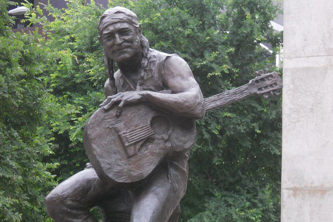 Downtown Austin Scavenger Hunt Adventure - Navigating Downtown Austins Historic Monuments