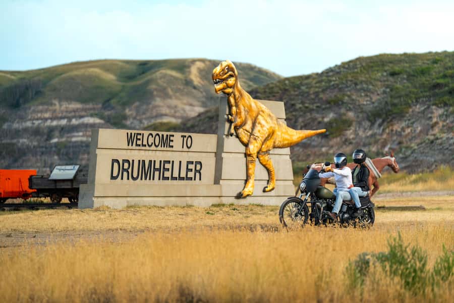 Drumheller: Dinosaurs, Museum, & Hoodoos Day Tour - Starting Point and Tour Logistics in Calgary